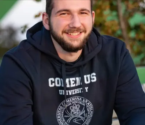 Univerzitní mikina Komenského univerzity s trvanlivým sítotiskem