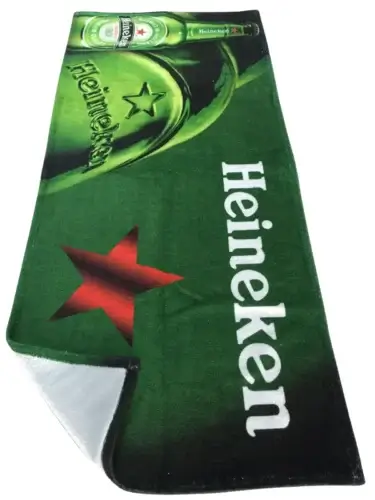 Zelená osuška Heineken s bílým sítotiskem loga - firemní dárek
