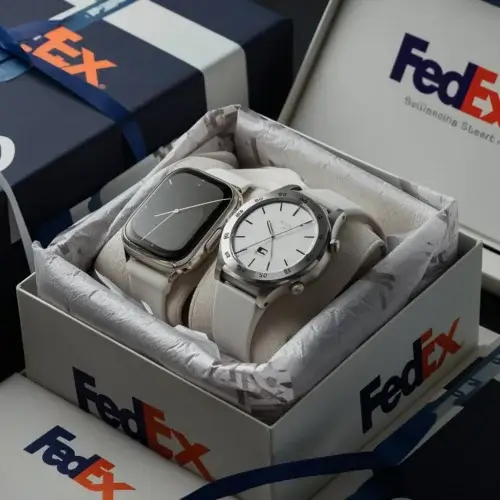 Smart hodinky v dárkovém balení pro Fedex